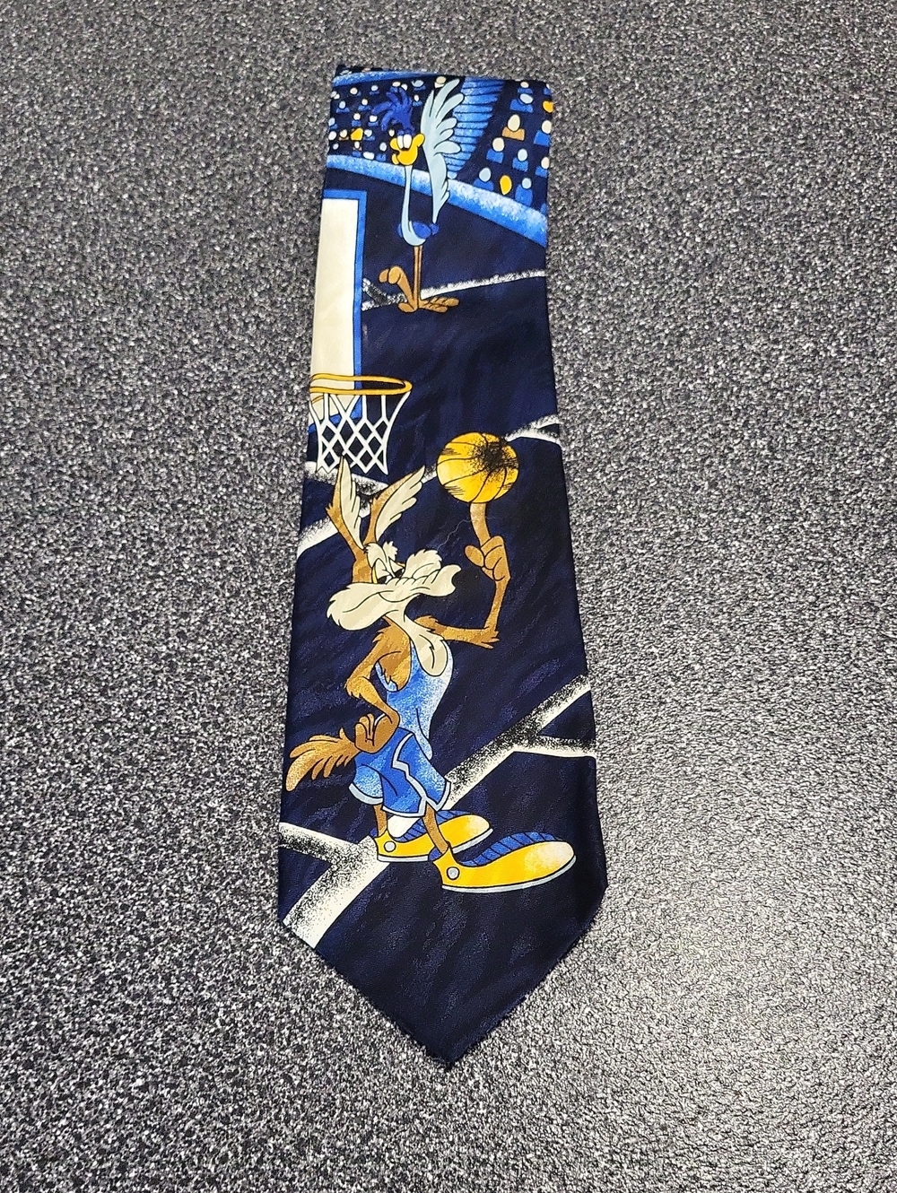 Vintage 90's Looney Tunes Men's Tie Roadrunner & Coyote Blue